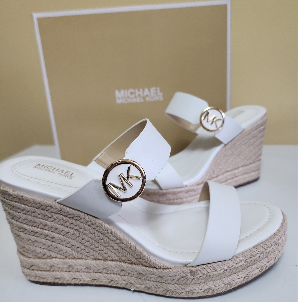 Micheal Kors Sandal 8.5
